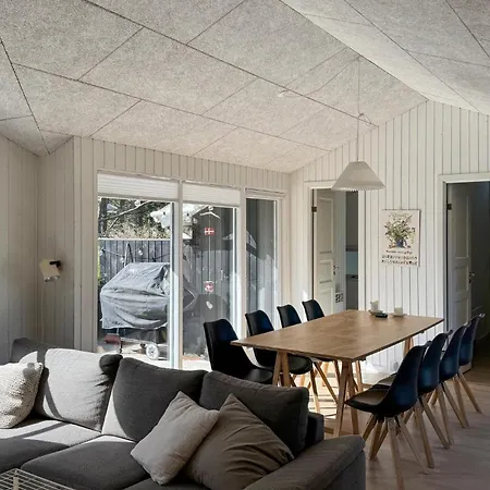 3 Bedroom Cozy In Ferienhaus *