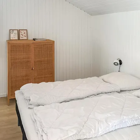 3 Bedroom Cozy In Ferienhaus *