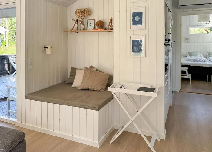 3 Bedroom Cozy In *