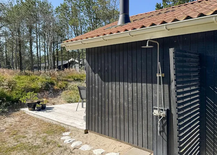 3 Bedroom Cozy In Holiday home